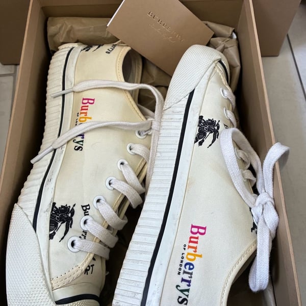Burberry Kingly Off-White Canvas Low-Top Sneakers with Rainbow Logo