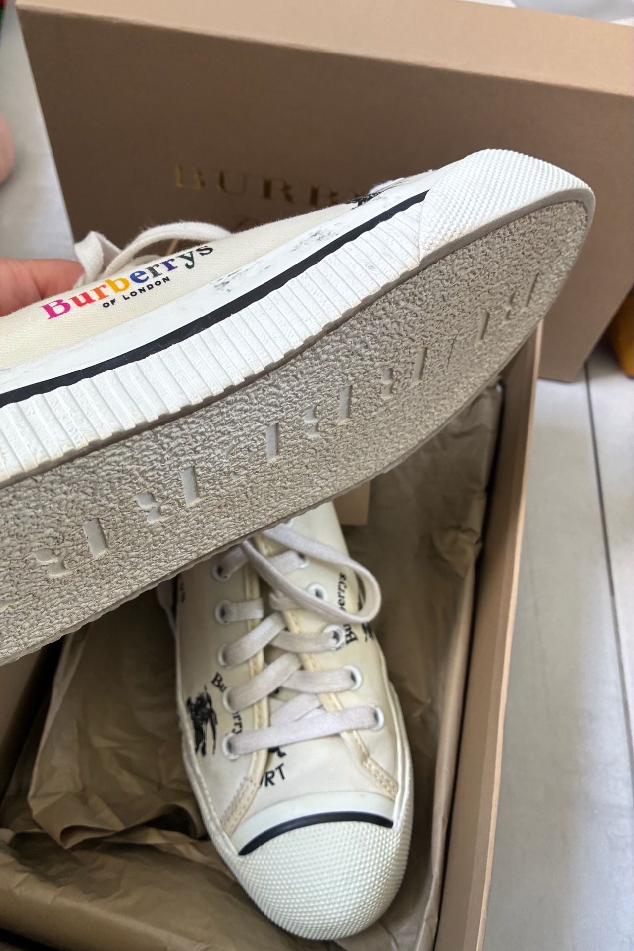 Burberry Kingly Off-White Canvas Low-Top Sneakers with Rainbow Logo 11