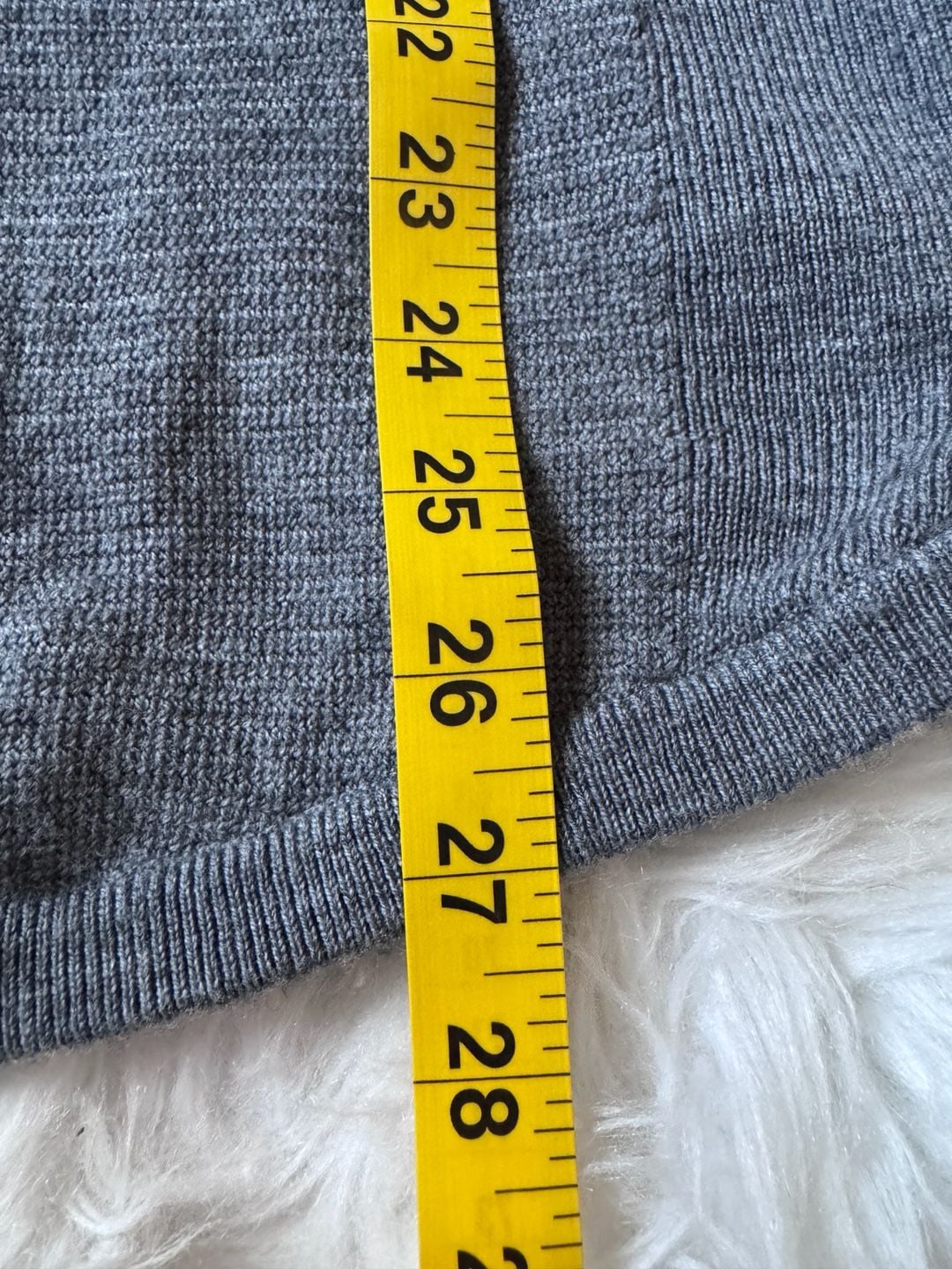 Lululemon Size 4 Sit in Lotus 100% Merino Wool Long Sleeve Sweater 10
