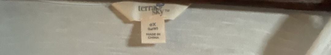 Terra & Sky Women's Plus Size V-Neck Crochet Detail Dolman Sleeve Tee 4