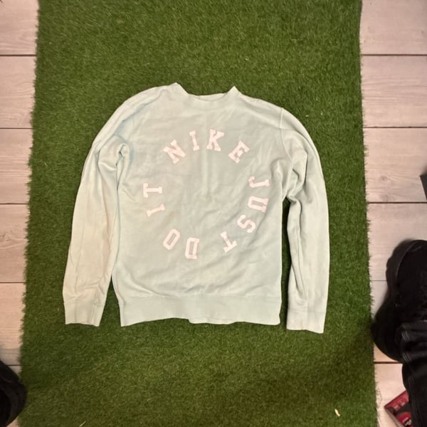 Nike Sportswear Just Do It Circle Logo Graphic Crewneck Sweatshirt
