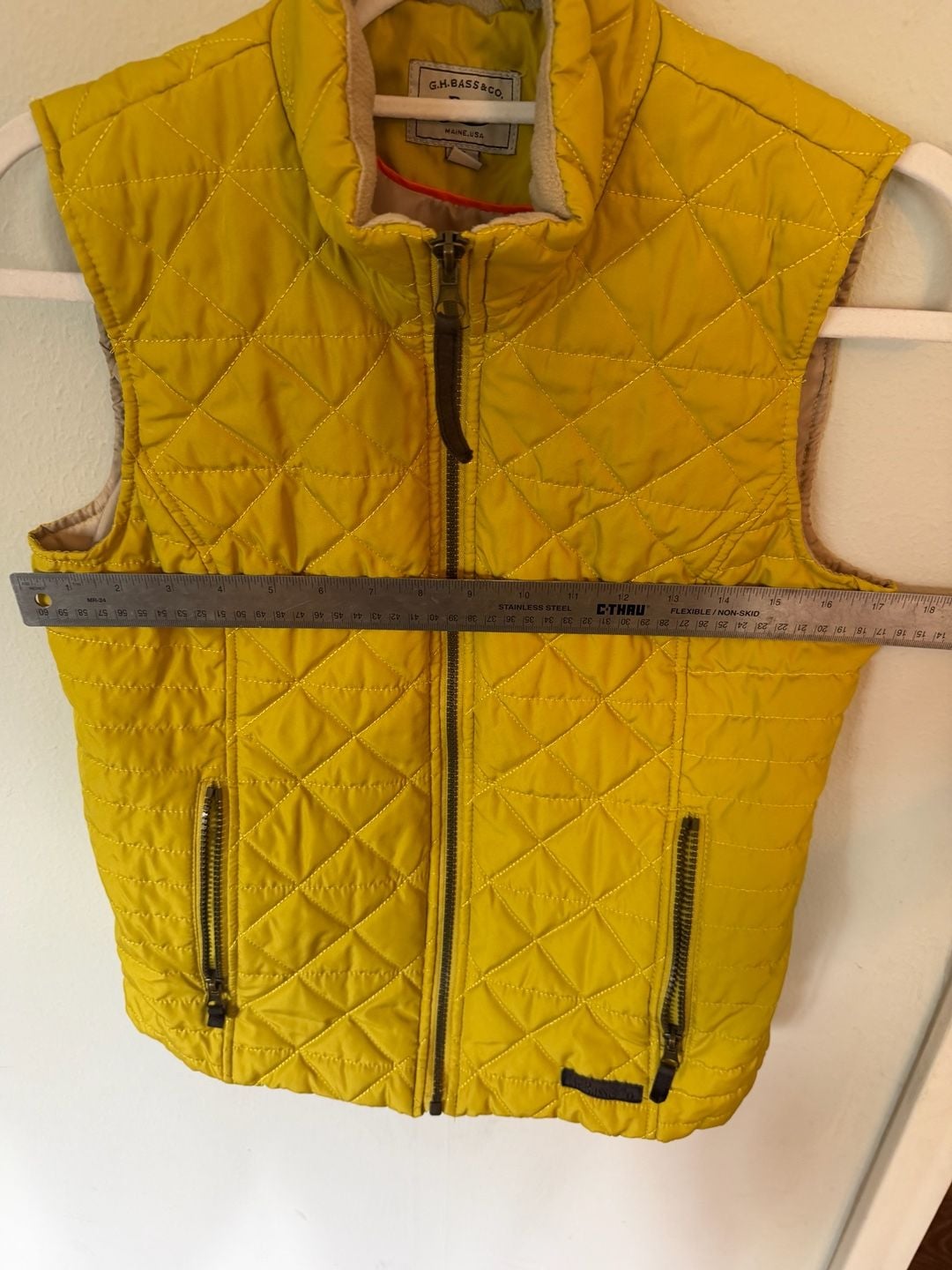 G.H. Bass & Co. Women's Mustard Yellow Diamond Quilted Zip Front Vest 6