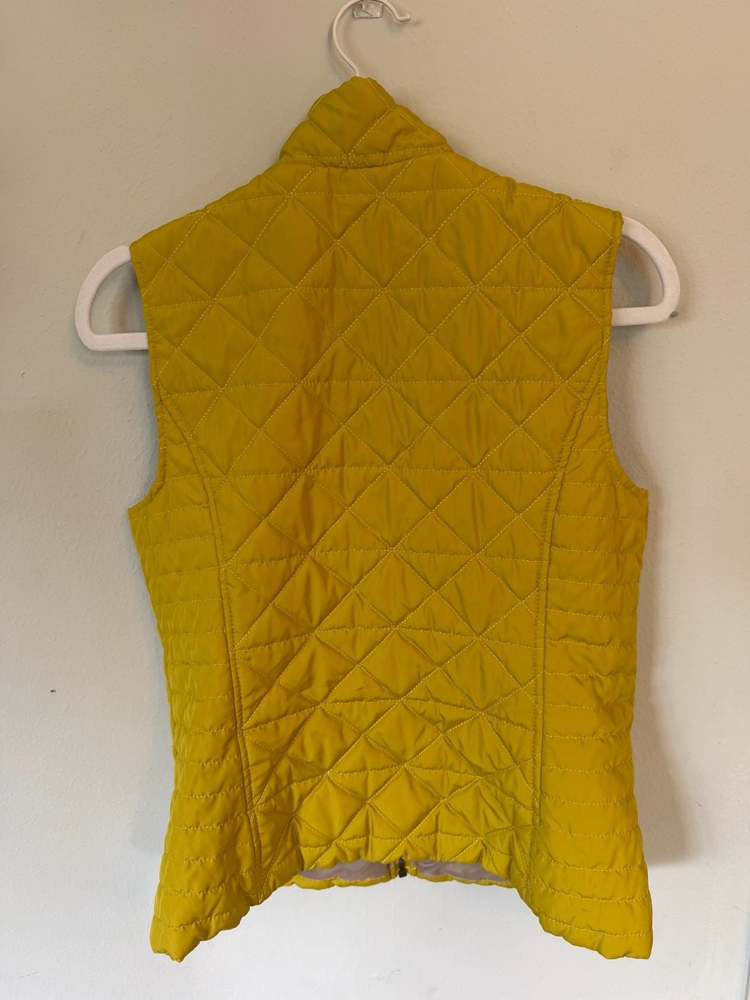 G.H. Bass & Co. Women's Mustard Yellow Diamond Quilted Zip Front Vest 7