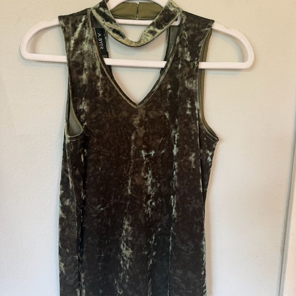 A. Byer Olive Green Crushed Velvet Sleeveless Mock Neck Tank Top