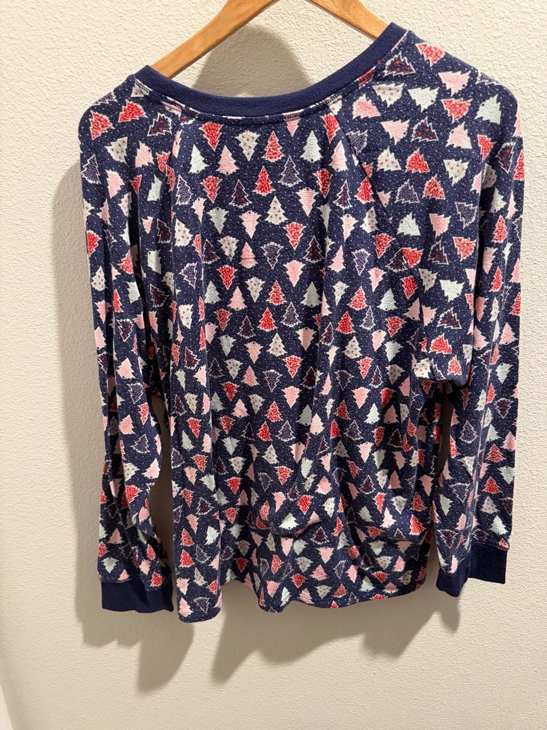 Cuddl Duds Women's Long Sleeve Christmas Tree Print Pajama Top with Chest Pocket 7