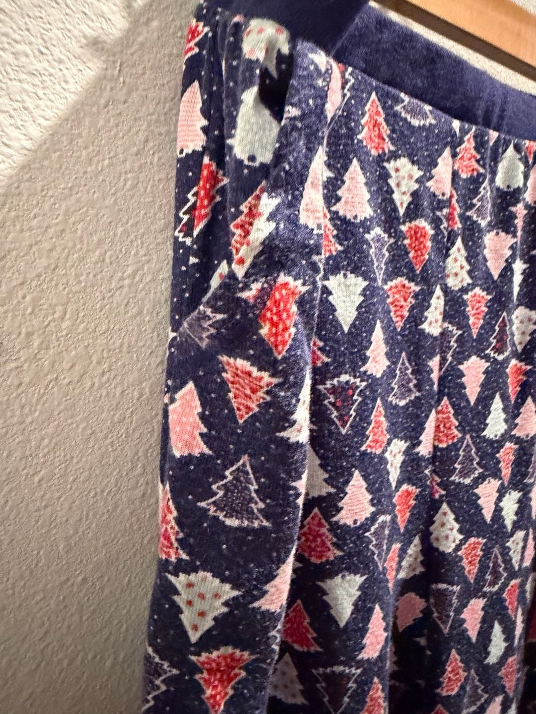 Cuddl Duds Women's Long Sleeve Christmas Tree Print Pajama Top with Chest Pocket 12