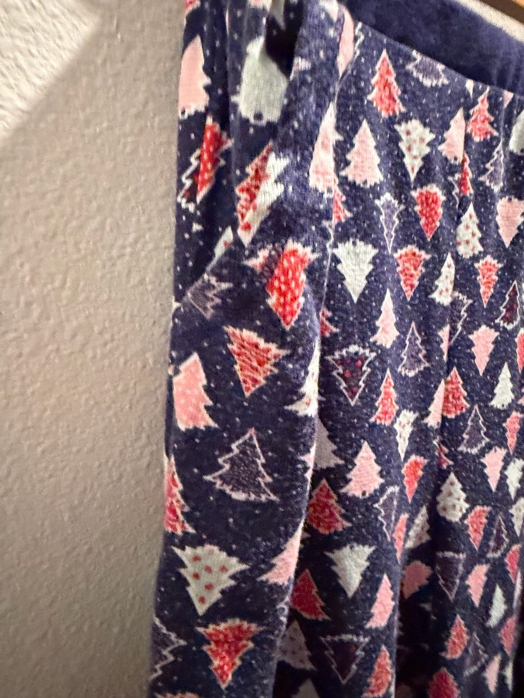 Cuddl Duds Women's Long Sleeve Christmas Tree Print Pajama Top with Chest Pocket 13