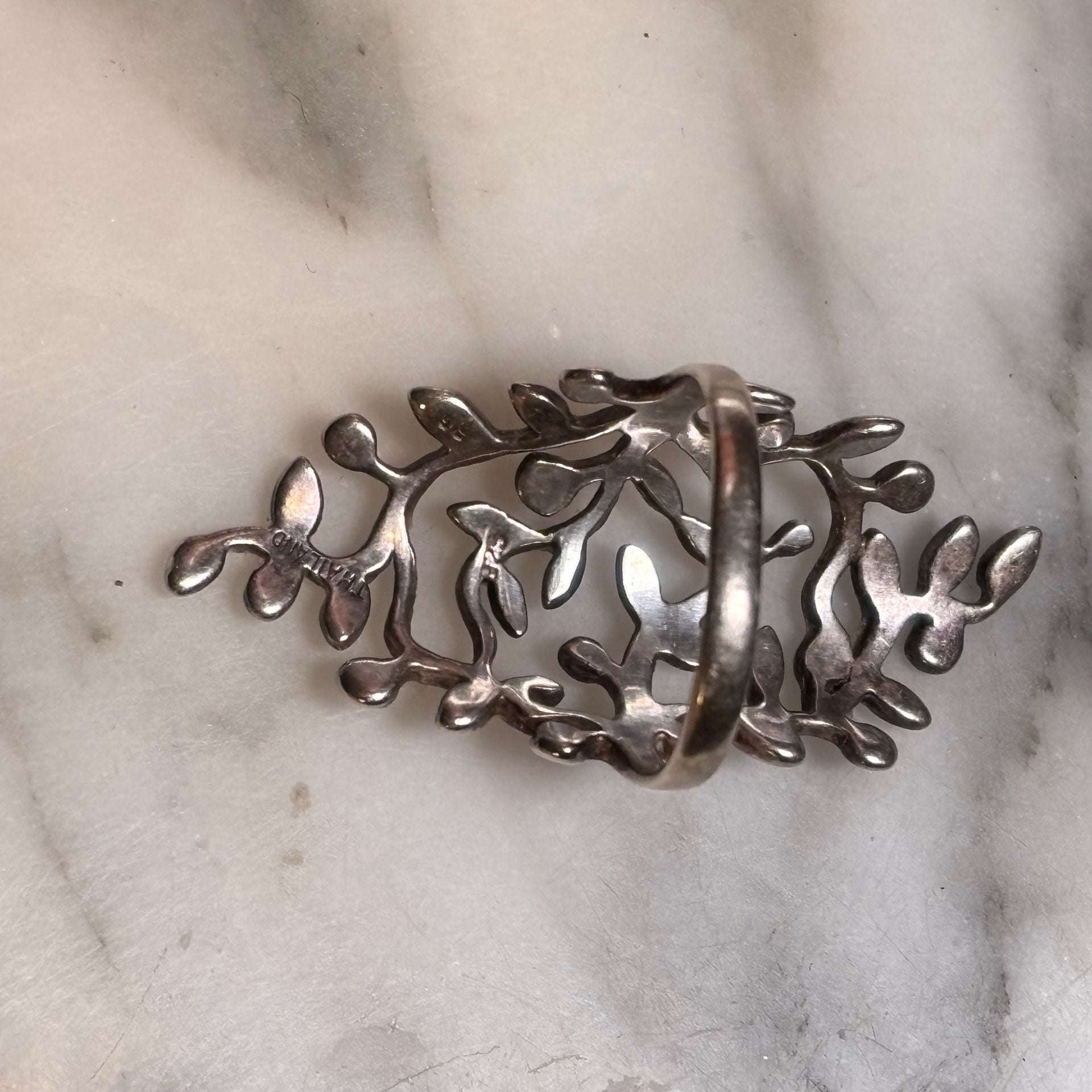 Vintage .925 Sterling Silver Openwork Vine Motif Statement Ring 2