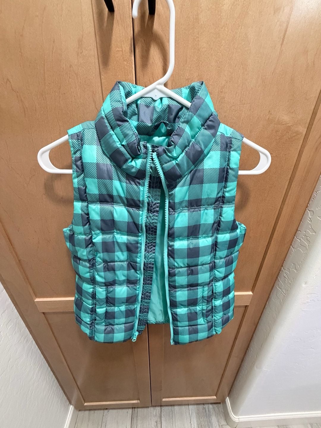 So Girls Puffy Vest Jacket Checkered Green and Black 2