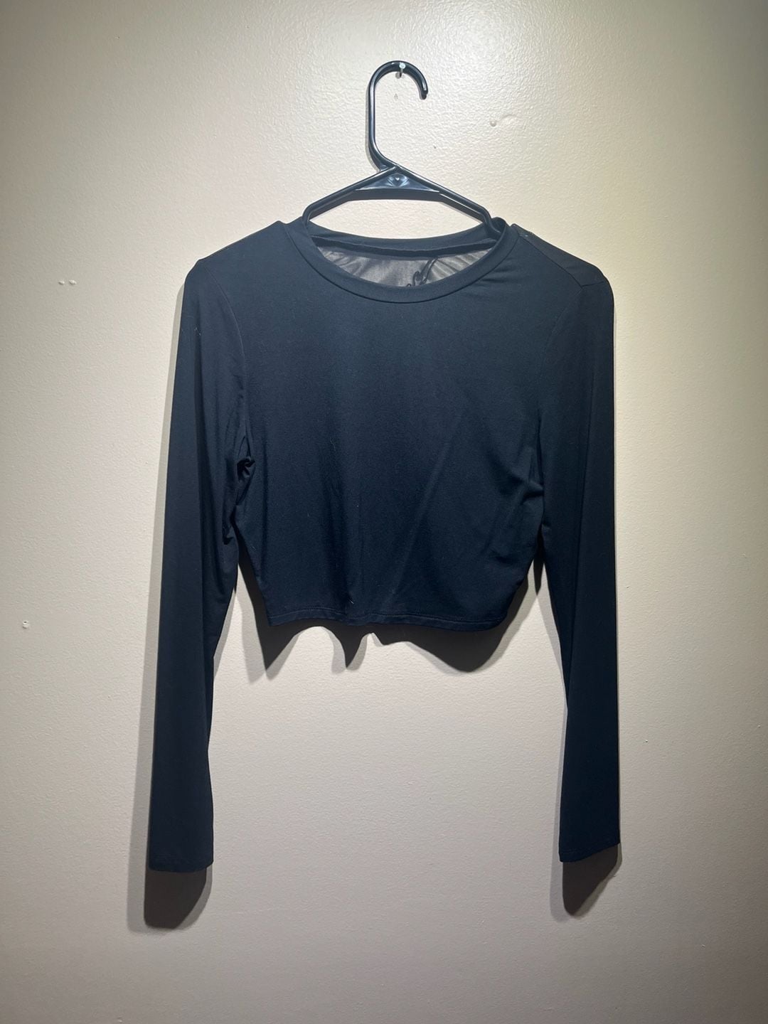 Black Long Sleeve Mesh Back Dragon Graphic Crop Top 2