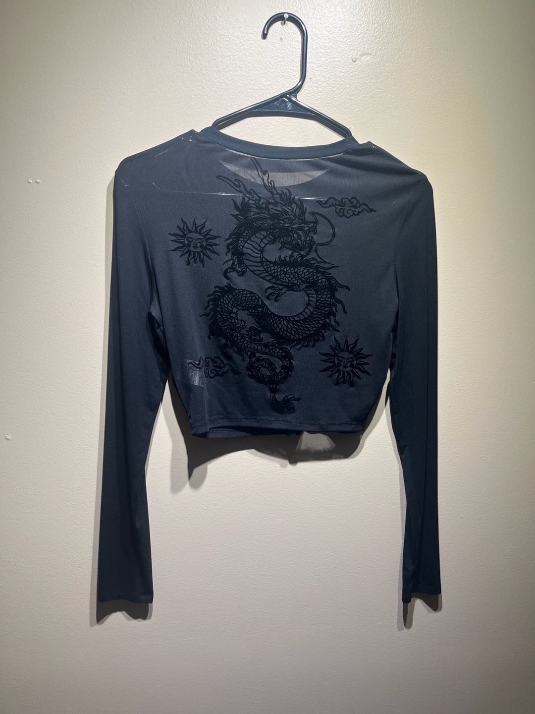 Black Long Sleeve Mesh Back Dragon Graphic Crop Top 3