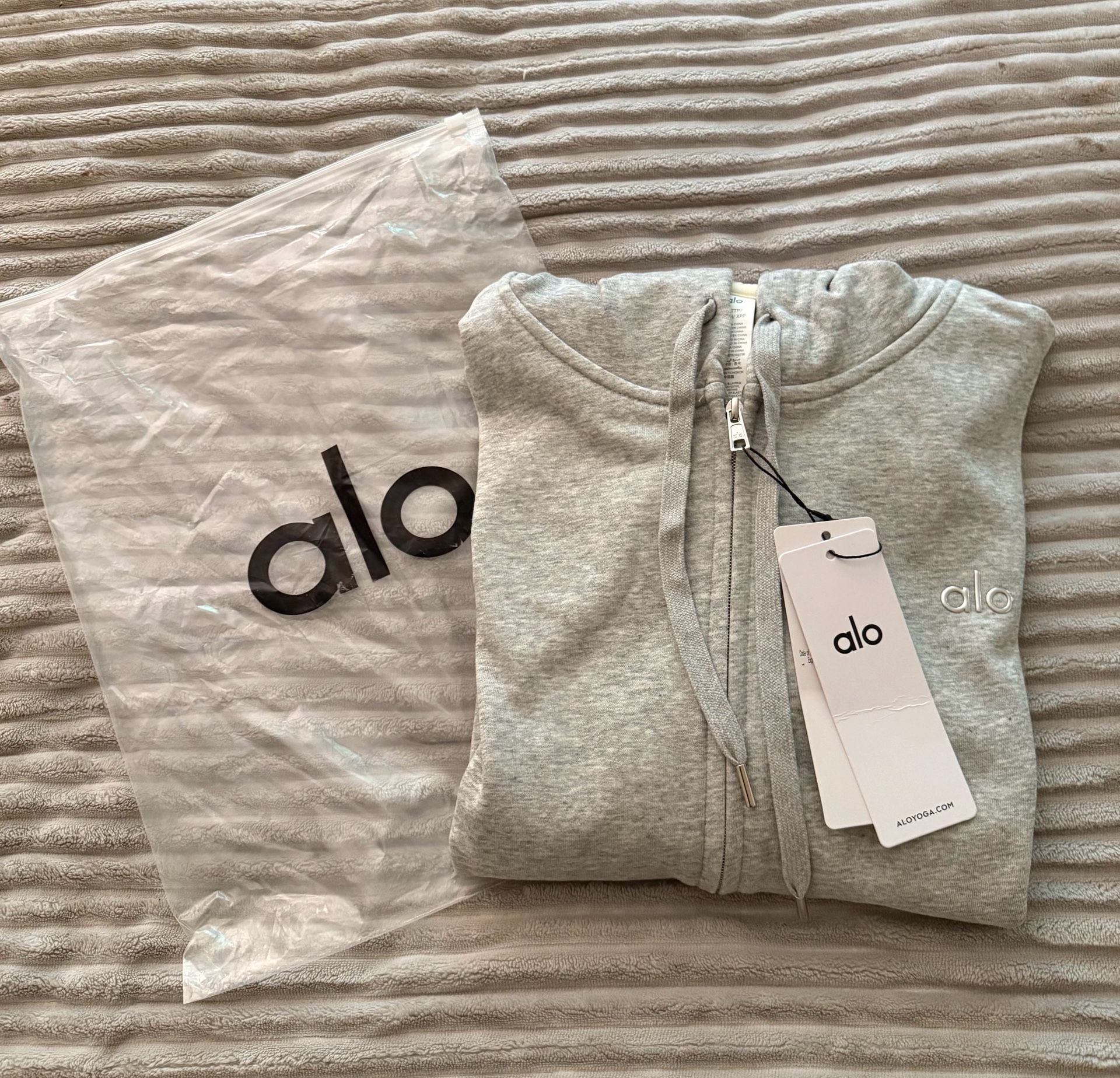 Alo Yoga Accolade Full-Zip Hoodie in Athletic Heather Grey 2
