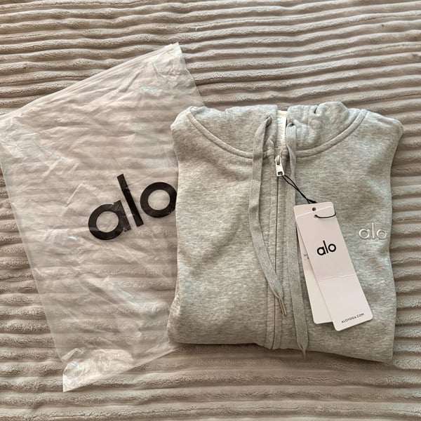Alo Yoga Accolade Full-Zip Hoodie in Athletic Heather Grey
