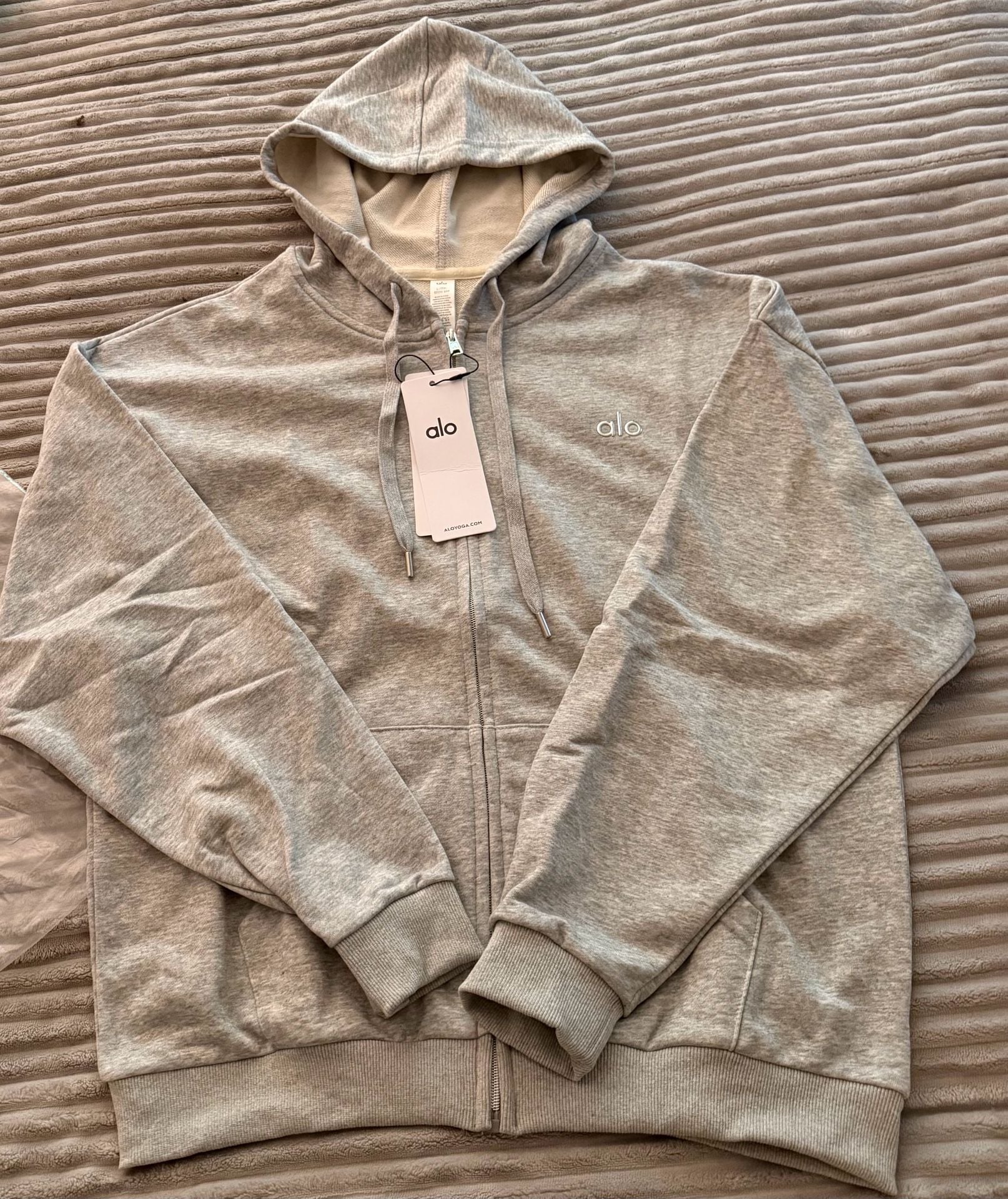 Alo Yoga Accolade Full-Zip Hoodie in Athletic Heather Grey 3
