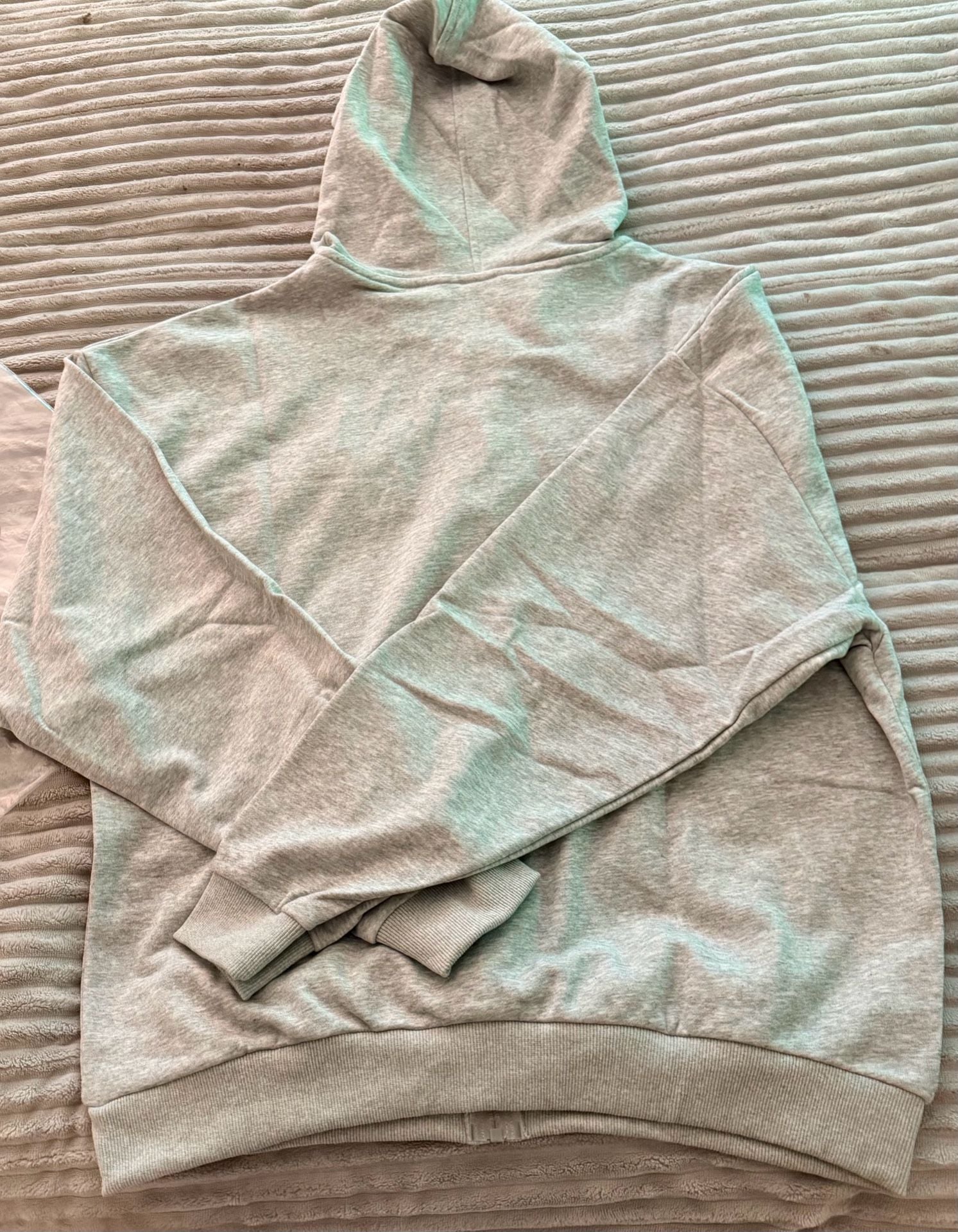 Alo Yoga Accolade Full-Zip Hoodie in Athletic Heather Grey 5