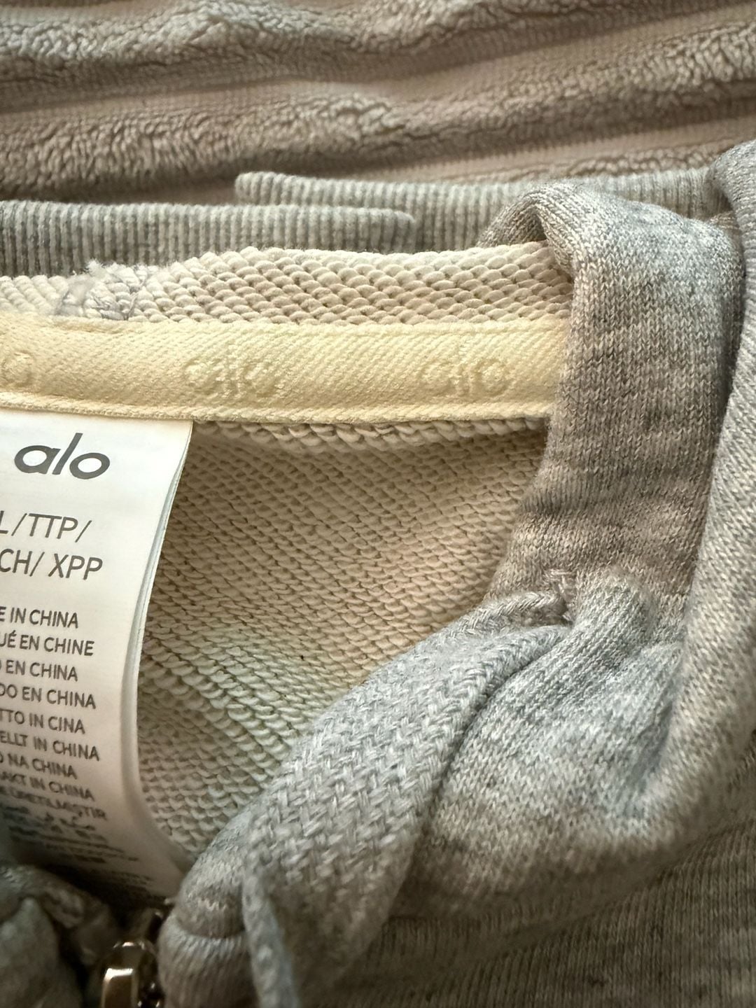 Alo Yoga Accolade Full-Zip Hoodie in Athletic Heather Grey 7