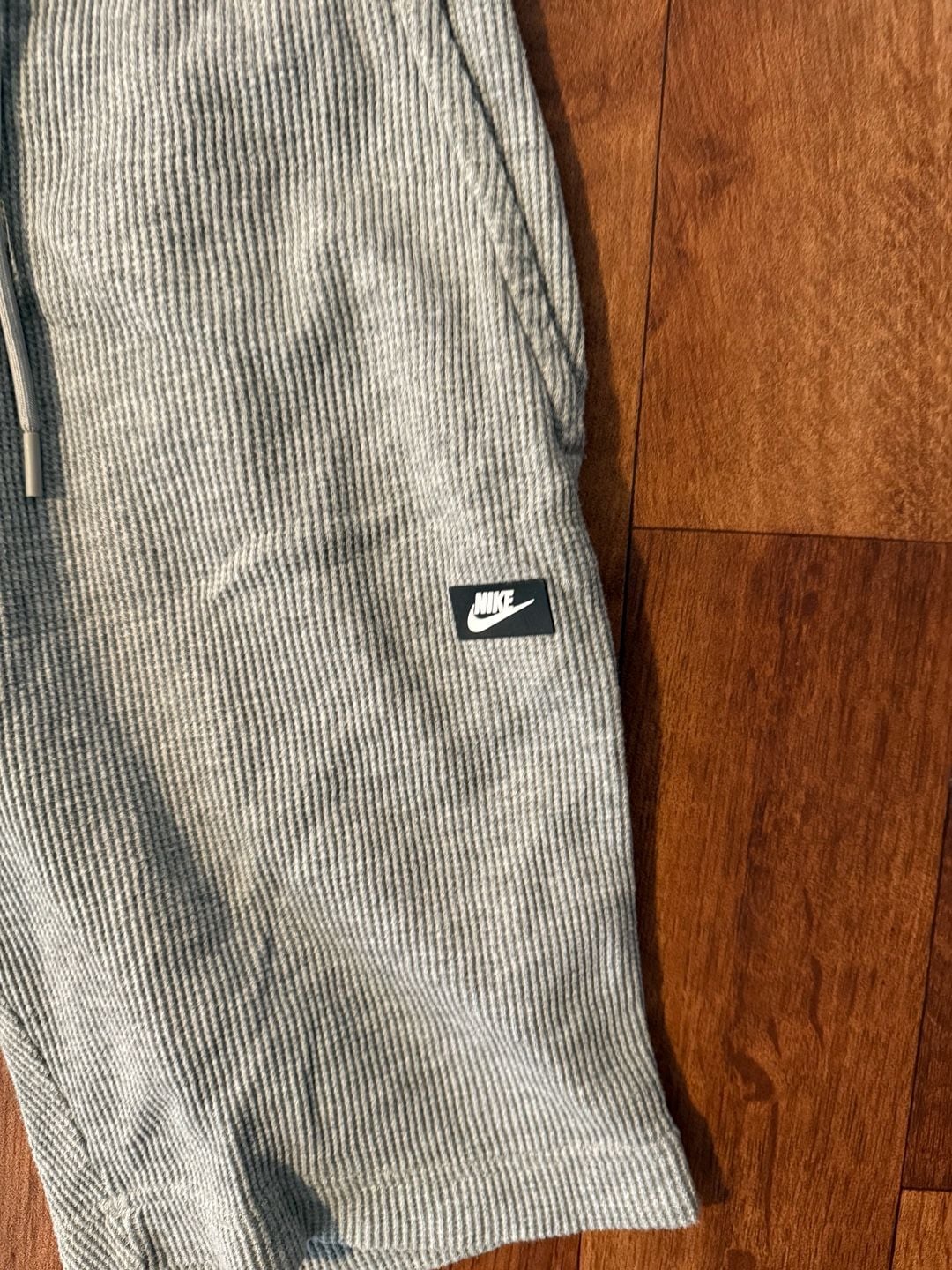 Nike Sportswear Waffle Knit Drawstring Shorts with Patch Logo size Small 3