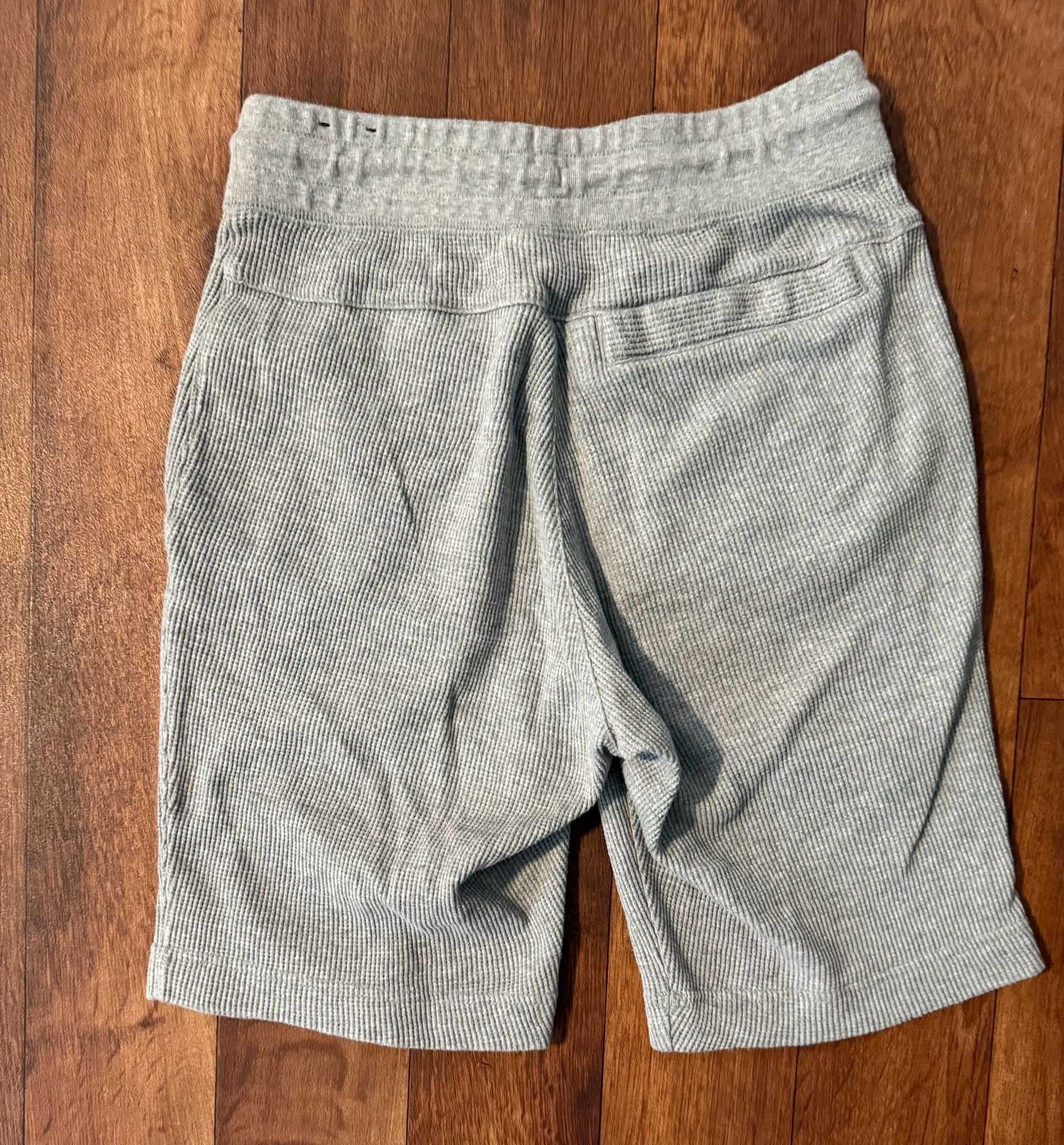Nike Sportswear Waffle Knit Drawstring Shorts with Patch Logo size Small 5