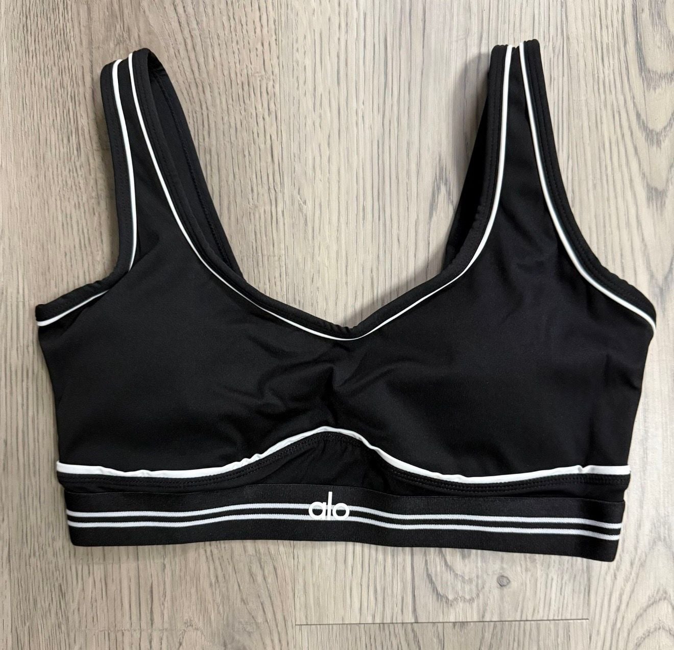 Alo Yoga Airbrush Heart Throb Matching Sports Bra and High-Waist Legging Set size Large 2