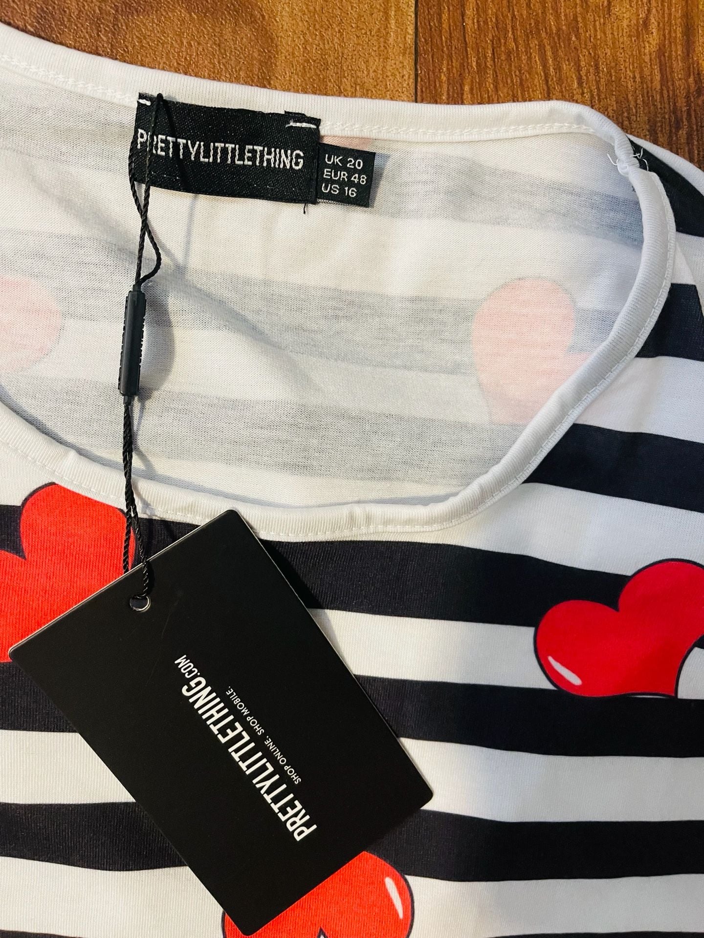 PrettyLittleThing Women's Black and White Striped Heart Print Short Sleeve Top and Leggings Pajama Set size 16 2