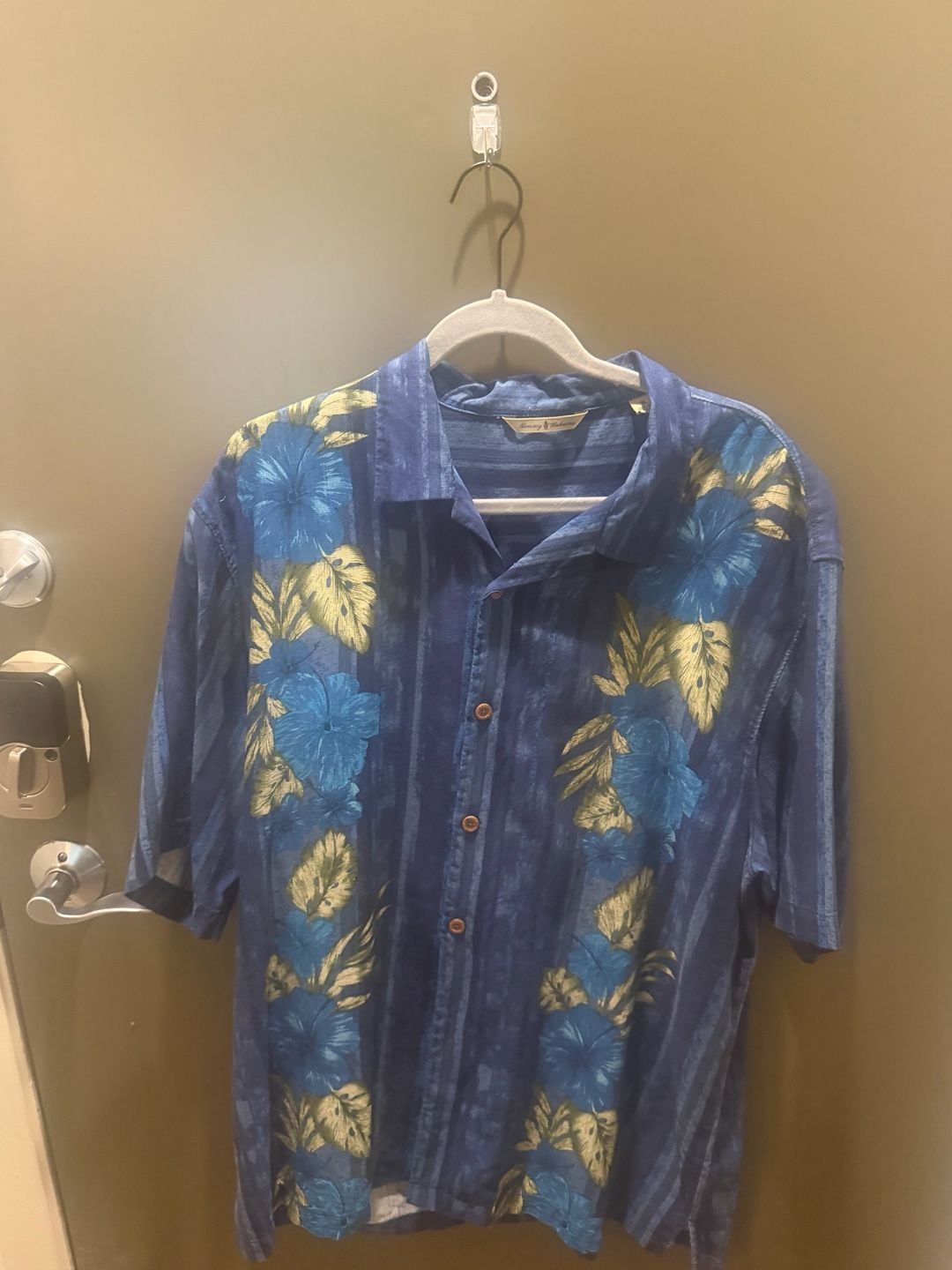 Tommy Bahama Men's XL Blue Silk Hawaiian Shirt Floral Panel Print Short Sleeve 2