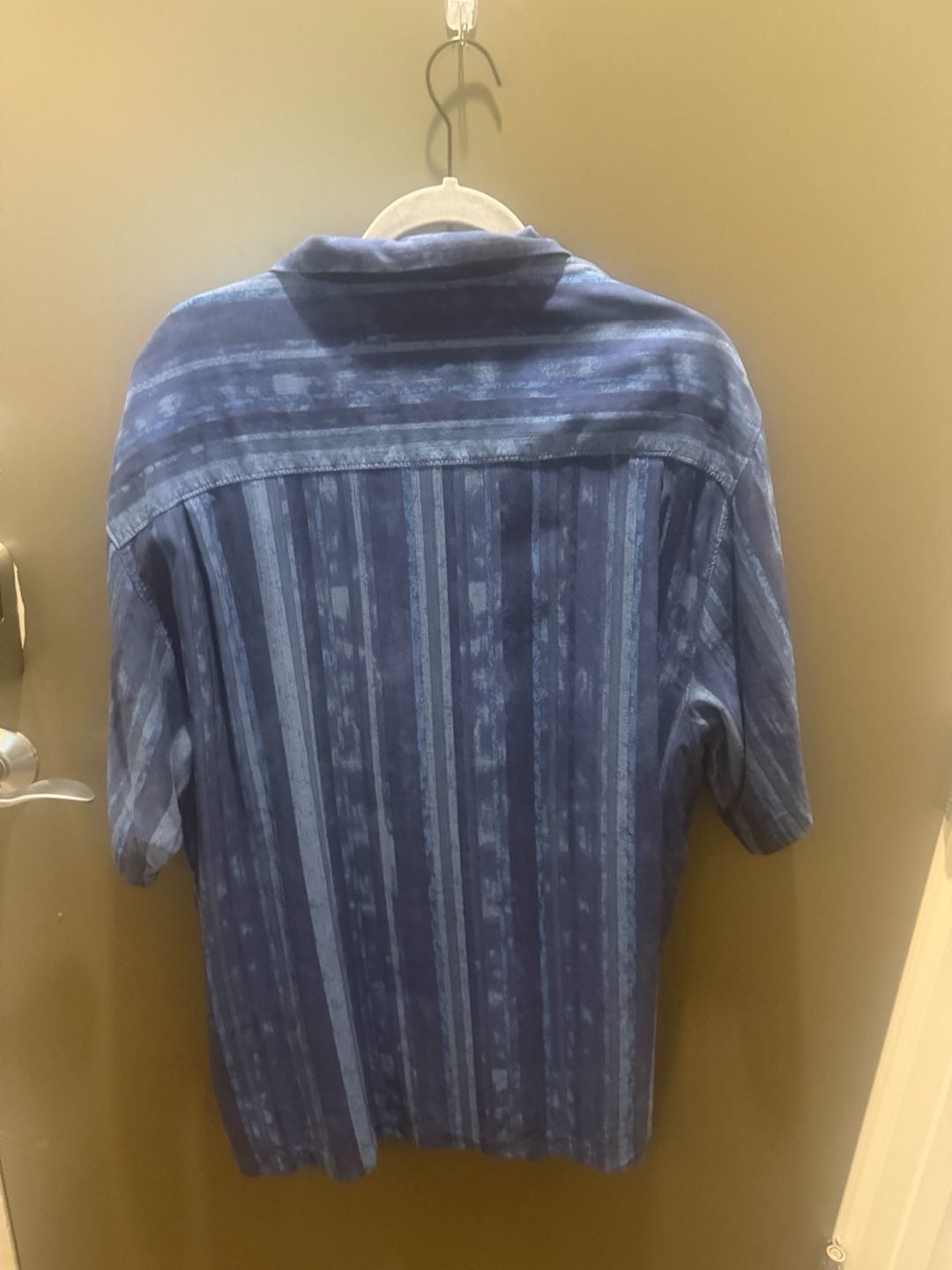 Tommy Bahama Men's XL Blue Silk Hawaiian Shirt Floral Panel Print Short Sleeve 3