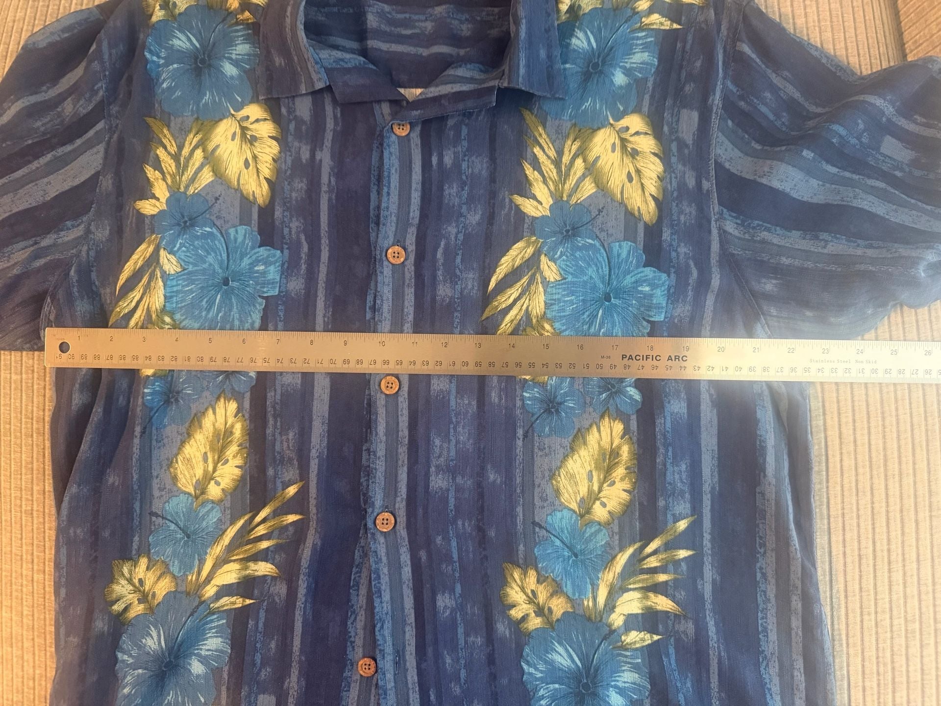 Tommy Bahama Men's XL Blue Silk Hawaiian Shirt Floral Panel Print Short Sleeve 8
