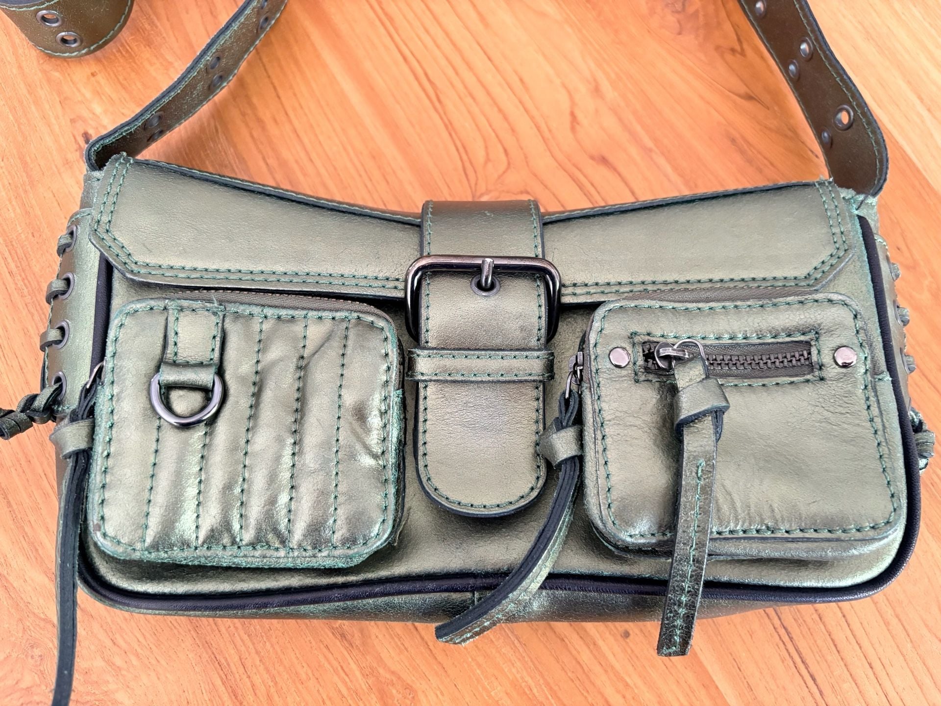 Free People High Speed Crossbody Bag in Metallic Green Leather Y2K 7