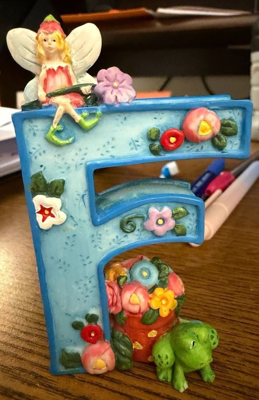 Vintage 1999 Mary Engelbreit Resin Alphabet Letter F Figurine with Fairy and Frog 1