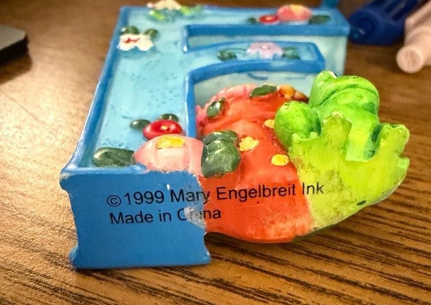 Vintage 1999 Mary Engelbreit Resin Alphabet Letter F Figurine with Fairy and Frog 2