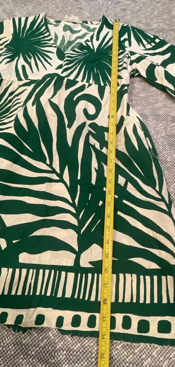 Lapogee Green and White Leaf Print V-Neck Short Sleeve Dress 4