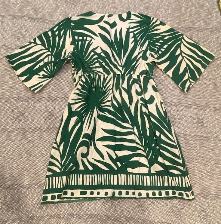 Lapogee Green and White Leaf Print V-Neck Short Sleeve Dress 7