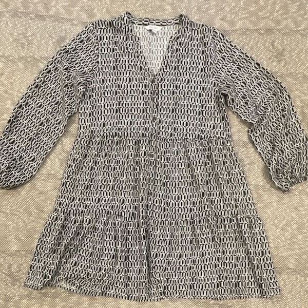 Nine West Black & White Oversized Geometric Print V-Neck Tiered Mini Dress
