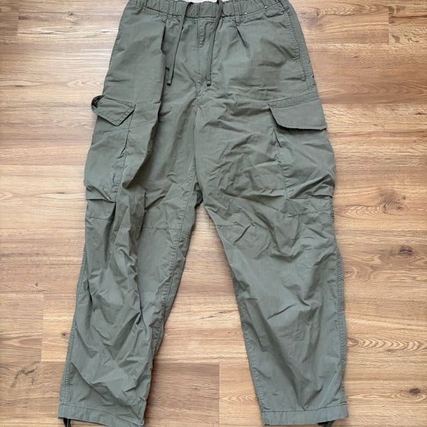 Uniqlo Olive Green Cotton-Nylon Cargo Pants with Drawstring Waist