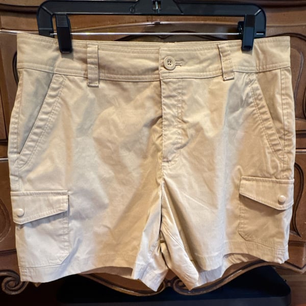 Eddie Bauer Women's Khaki Cargo Pocket Shorts Size 12