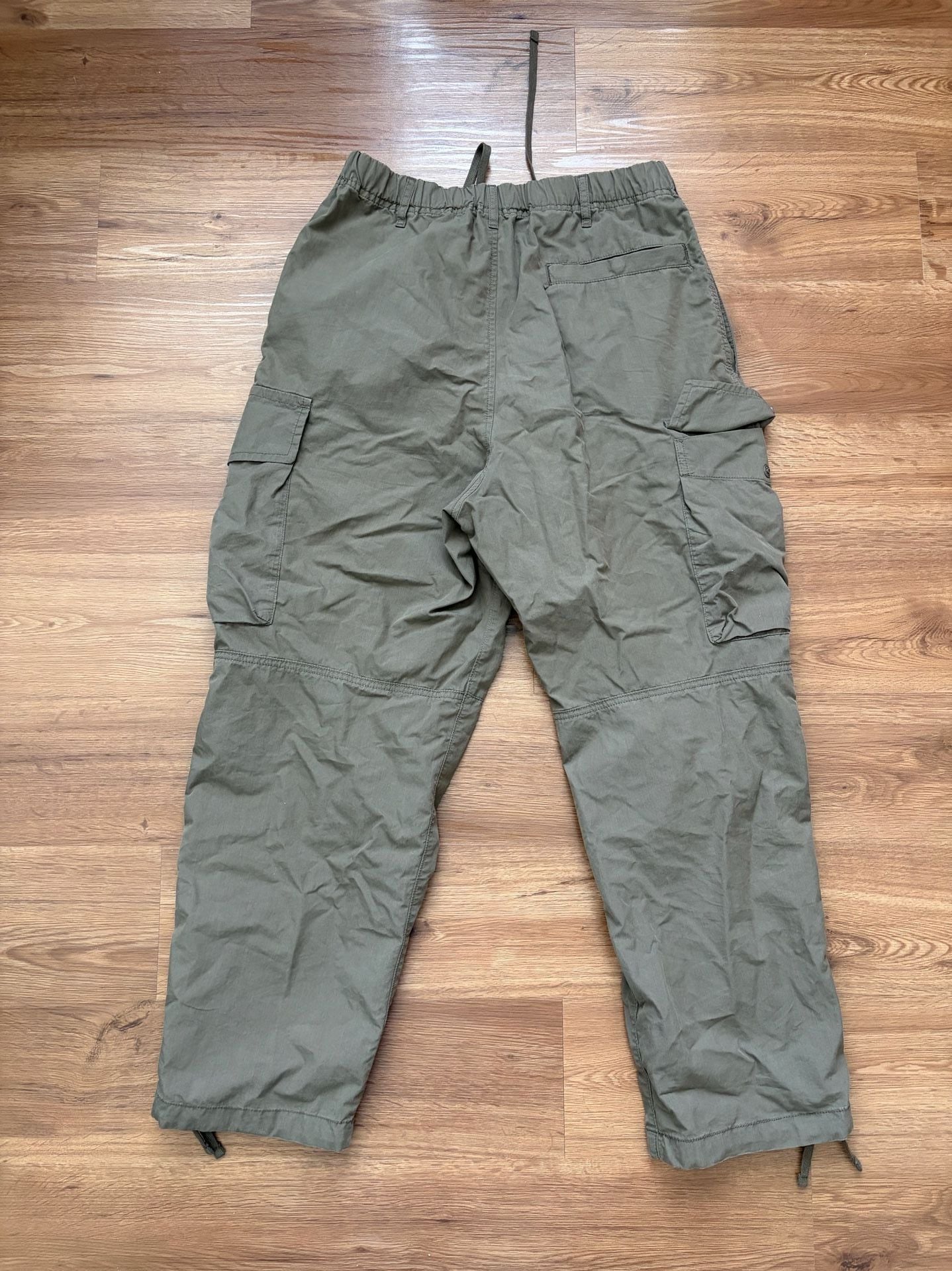 Uniqlo Olive Green Cotton-Nylon Cargo Pants with Drawstring Waist 7