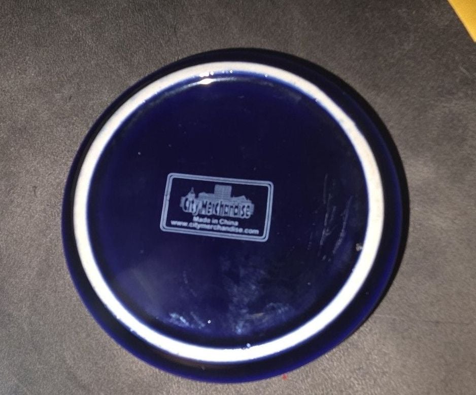 City Merchandise Las Vegas Souvenir Cobalt Blue Glass Ashtray 2