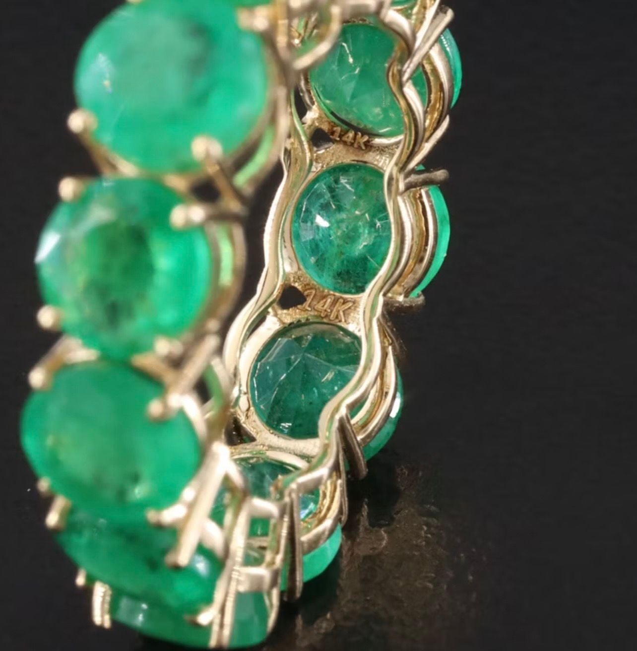 14K Yellow Gold round cut natural Emerald 10.19 carats Full Eternity Band Ring 7