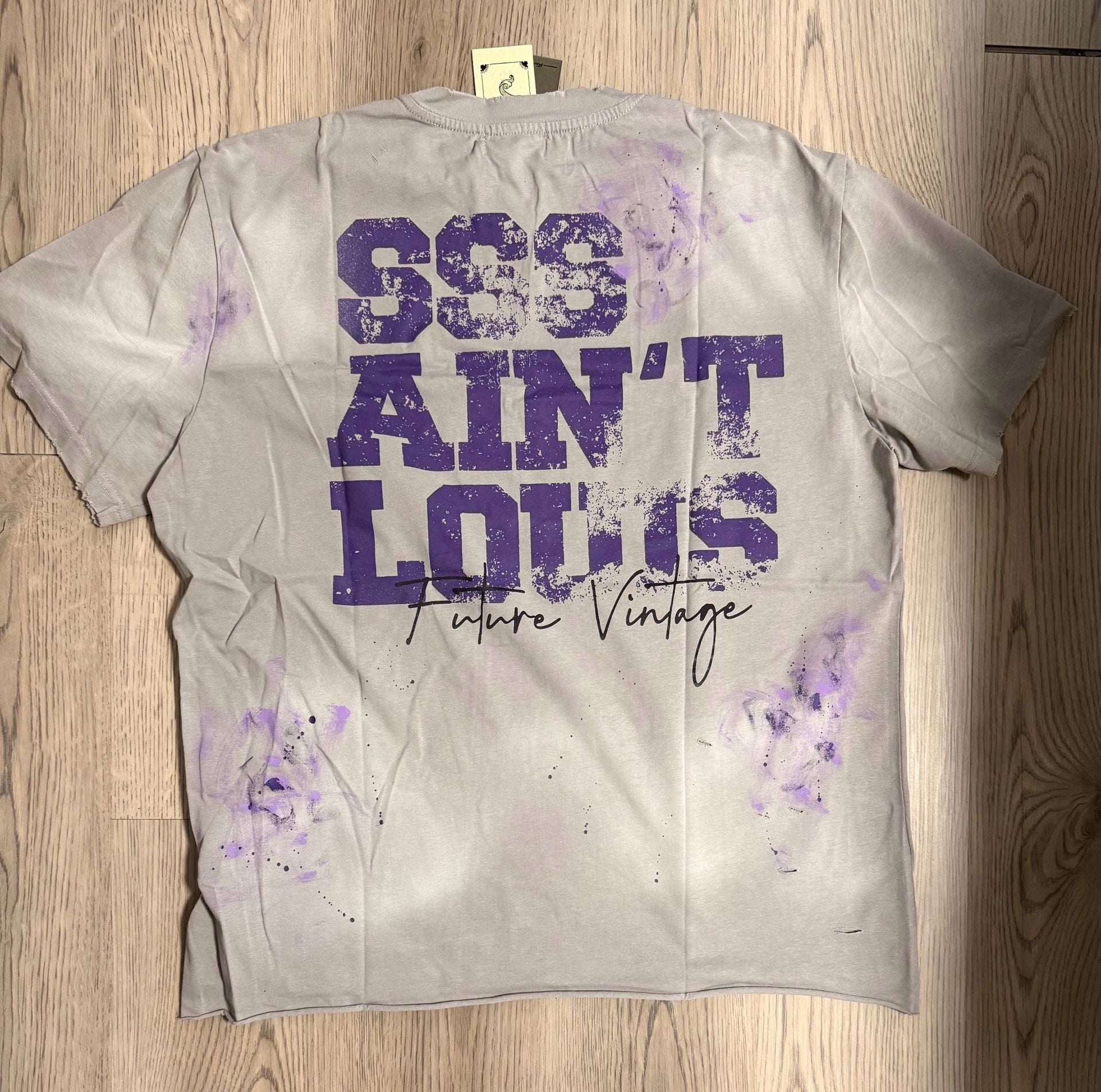 SSSAINT LOUIS Future Vintage Distressed Graphic T-Shirt 4