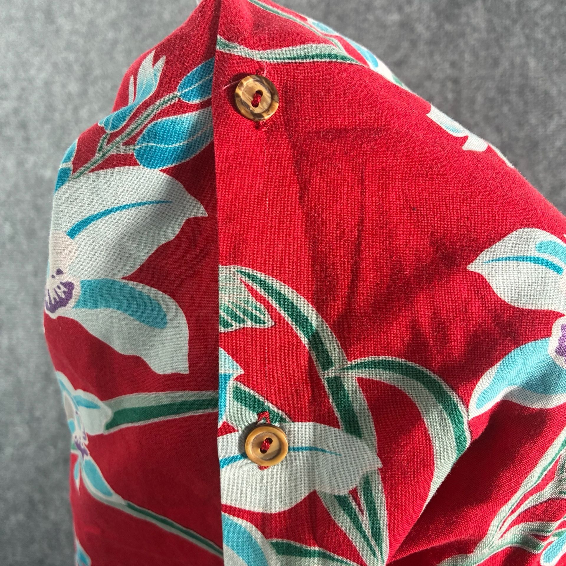 Vintage Paradise Found MAGNUM PI Aloha Hawaiian Shirt Red Floral Men's Large USA 8