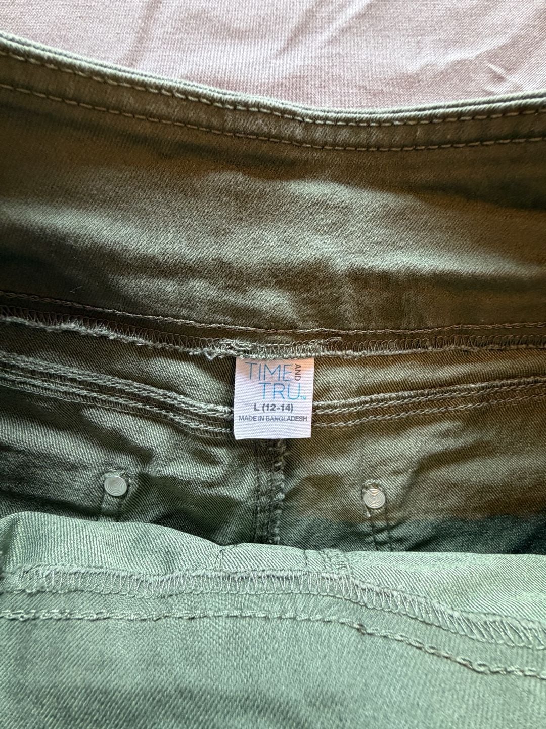 Time and Tru Women's Olive Green Pull-On Cuffed Denim Shorts 4