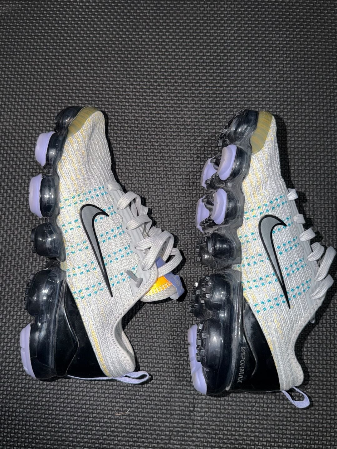 Nike Air VaporMax Flyknit 3 GS 'Grey Fog/Metallic Silver-Light Thistle' BQ5238-007 2
