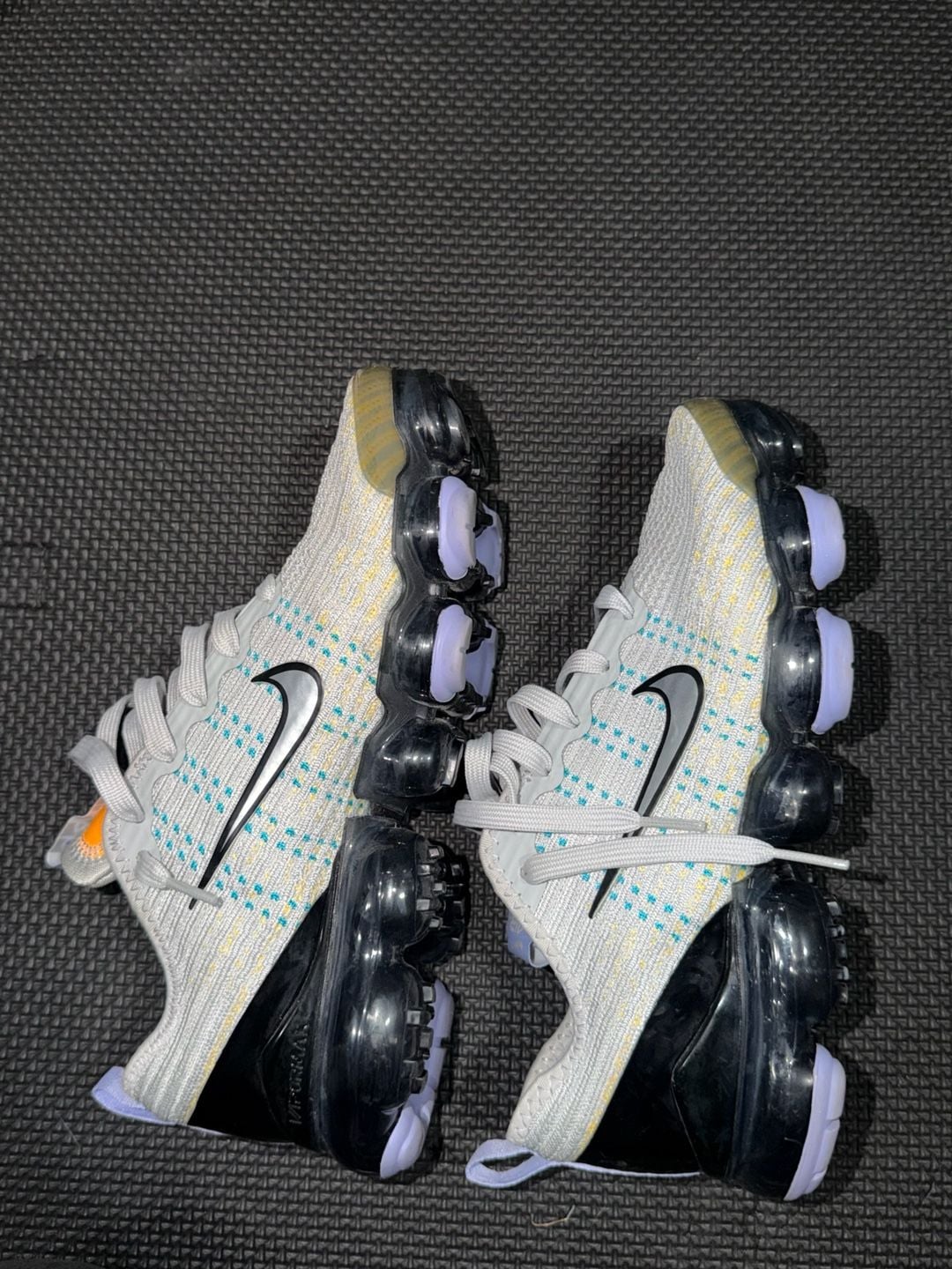 Nike Air VaporMax Flyknit 3 GS 'Grey Fog/Metallic Silver-Light Thistle' BQ5238-007 3