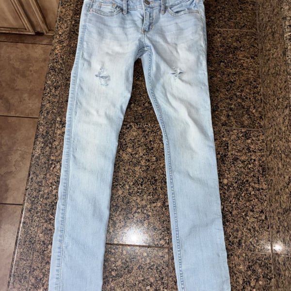 Hollister California Light Wash Distressed Skinny Jeans Size 1S W25 L29