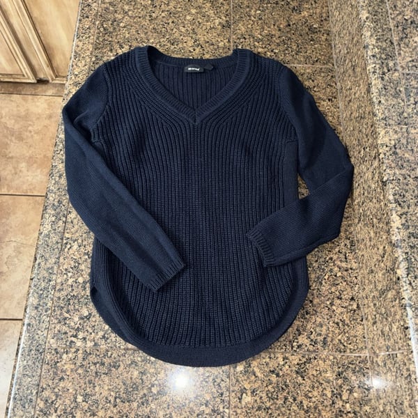 RD Style Navy Blue Ribbed V-Neck Knit Sweater