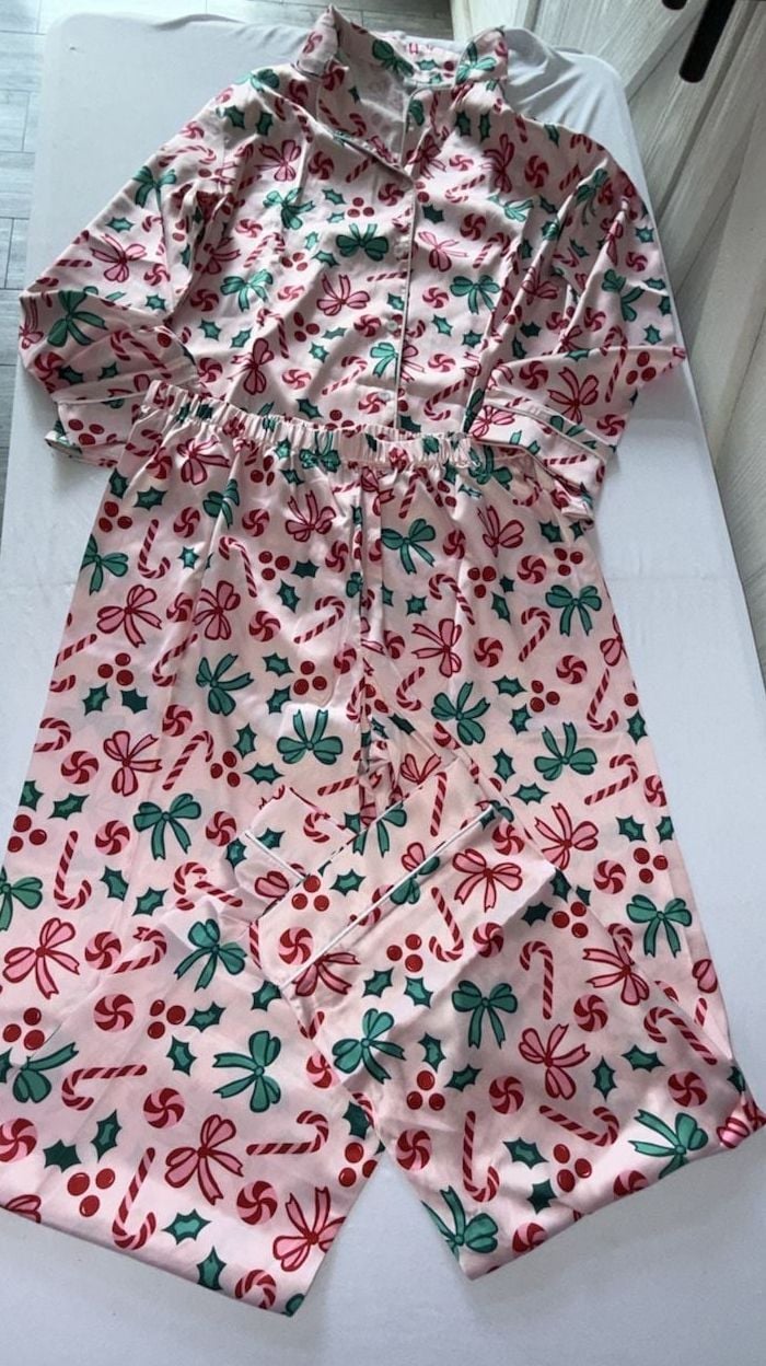 Christmas Pajama Set with Bow and Candy Cane Print (b52) 1