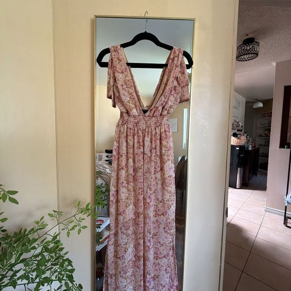 Forever 21 Floral Print V-Neck Shirred Waist Maxi Dress