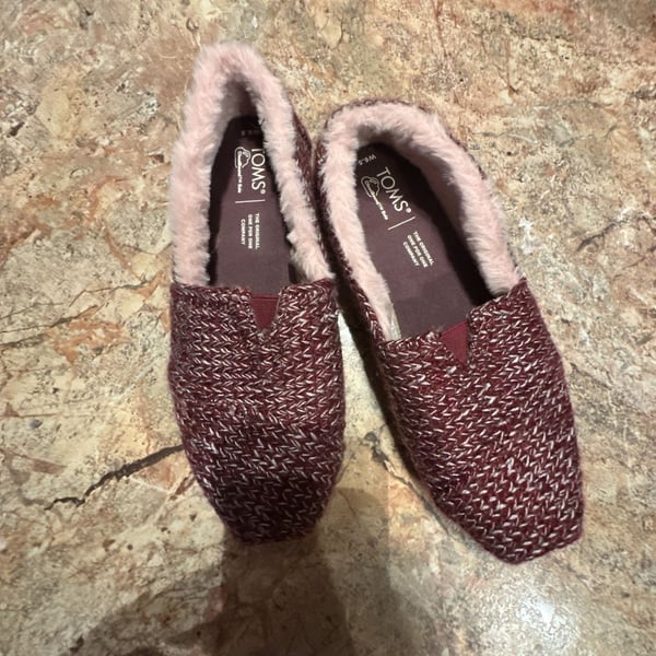 TOMS Women's Alpargata Cozy Burgundy Sweater Knit Faux Fur Lined Slip-On Flats