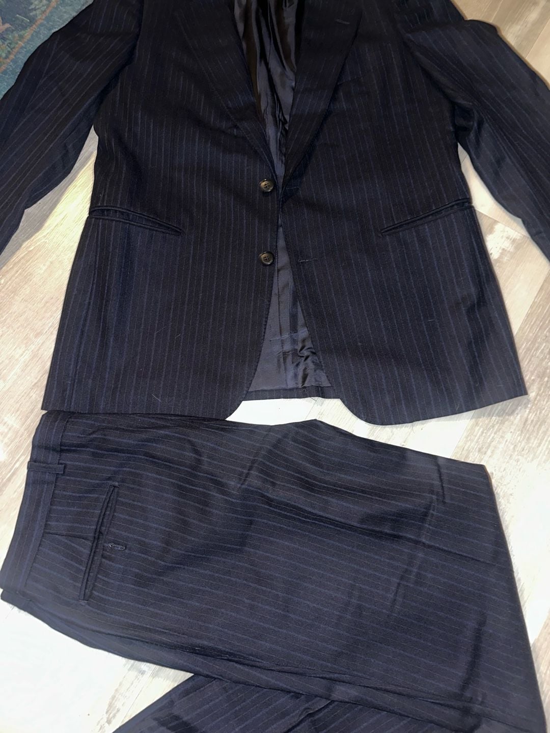 Castellani Milano Men's Navy Blue Pinstripe Suit Set 3