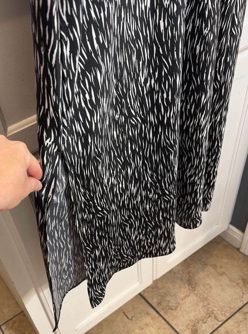 Calvin Klein Jeans Black White Animal Print Satin Slip Midi Dress LRG Timeless 8